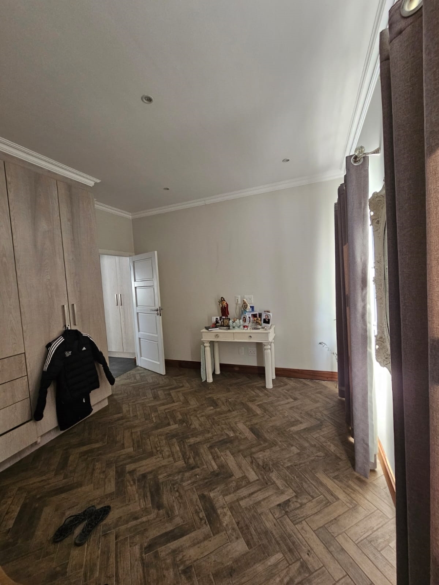 5 Bedroom Property for Sale in St Helena Free State